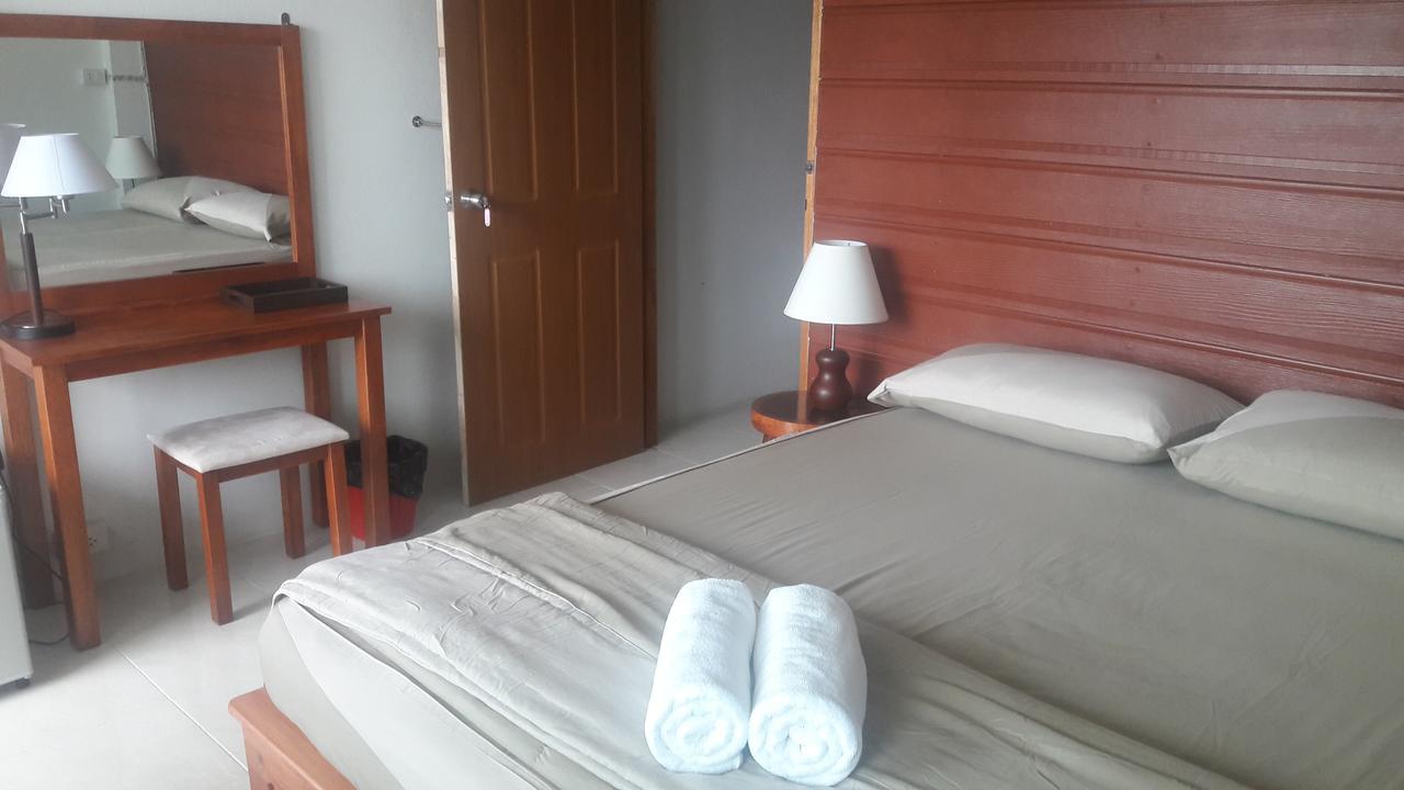 Savika Guesthouse Ранонг Экстерьер фото