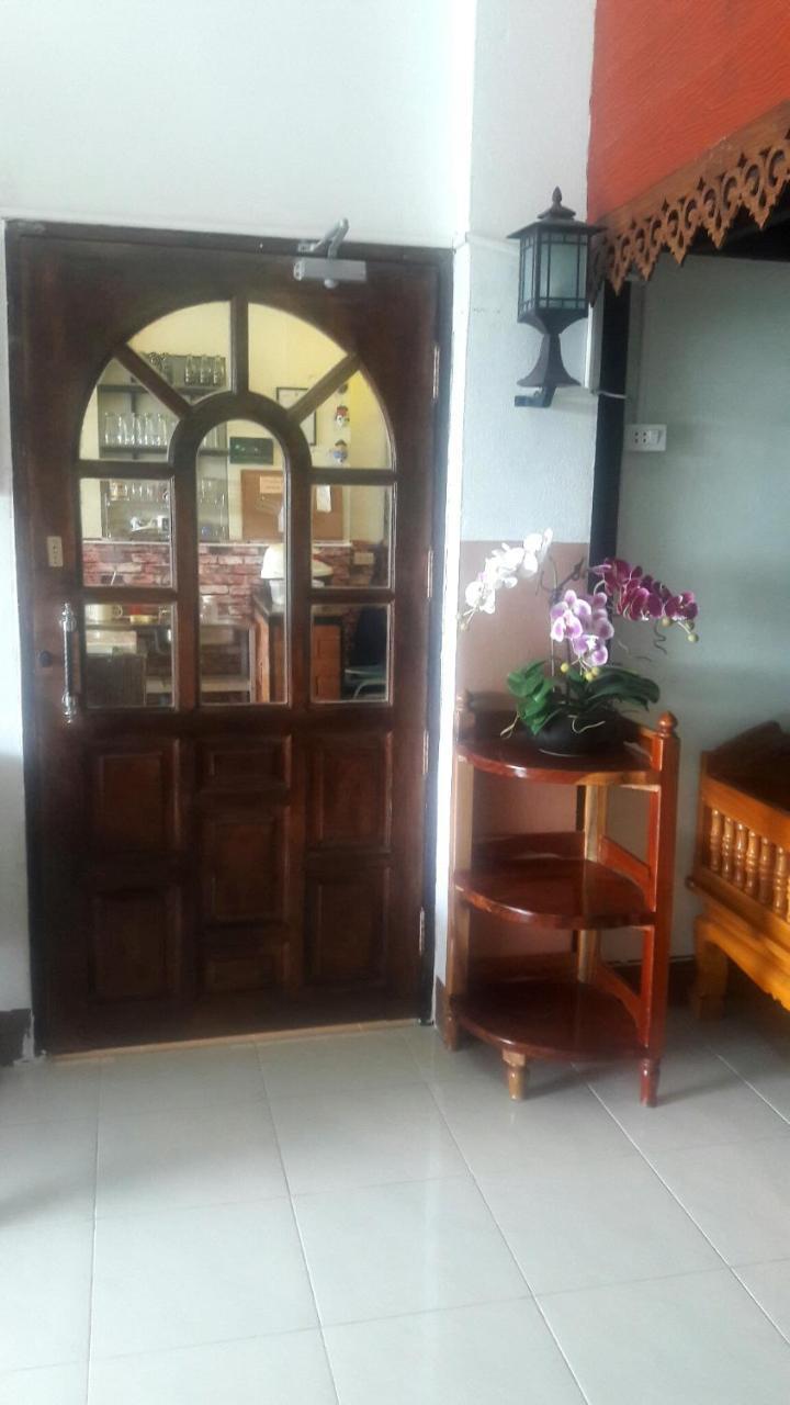 Savika Guesthouse Ранонг Экстерьер фото