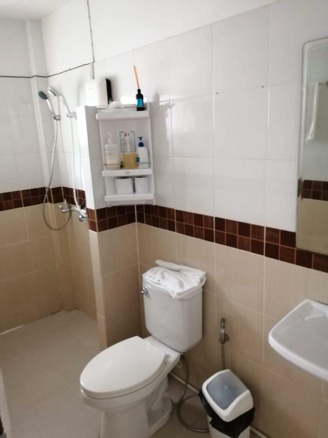 Savika Guesthouse Ранонг Экстерьер фото