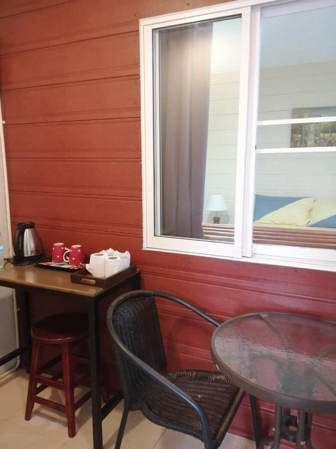 Savika Guesthouse Ранонг Экстерьер фото